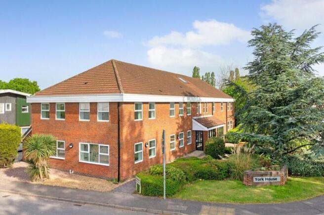 1 bed property, in Smisby Road, £139,000