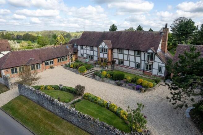5 bed property, in Walcote, £1,500,000