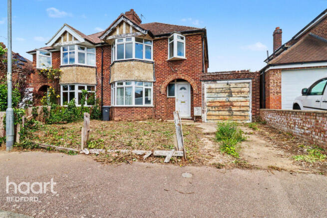 3 bed property, in The Hoo, £285,000