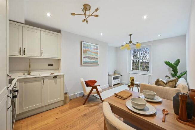 2 bed property, in Tavistock Road, £700,000