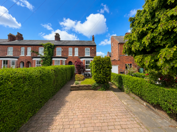 3 bed property, in Brogden Grove, £565,000