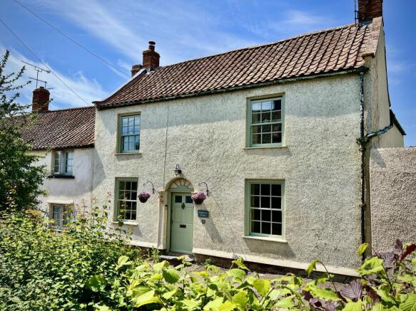 4 bed property, in Mulberry House, £300,000