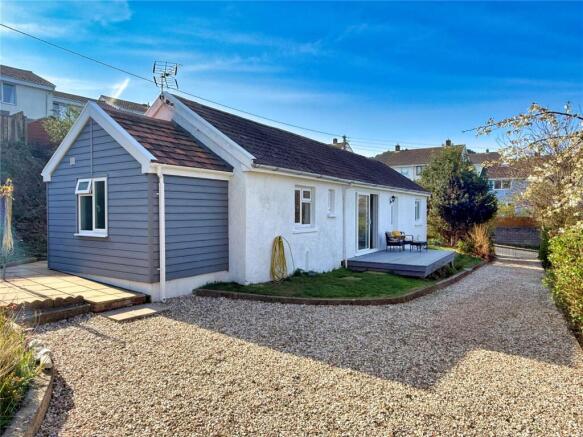 2 bed property, in Marlborough Road, £349,950