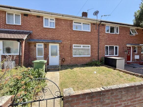 3 bed property, in Copsey Grove, £280,000