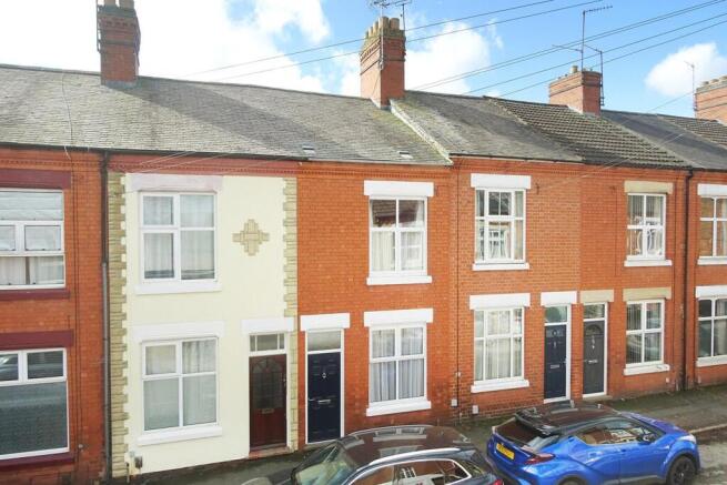 2 bed property, in Hearth Street, £210,000