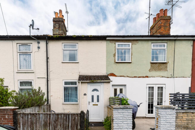 2 bed property, in Exmouth Road, £85,000