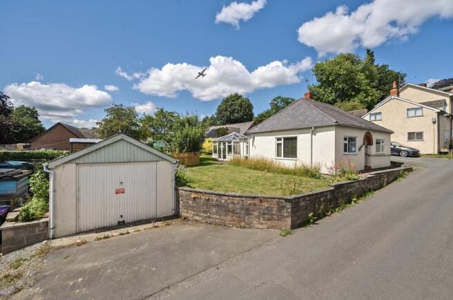 2 bed property, in Highfields, £249,500