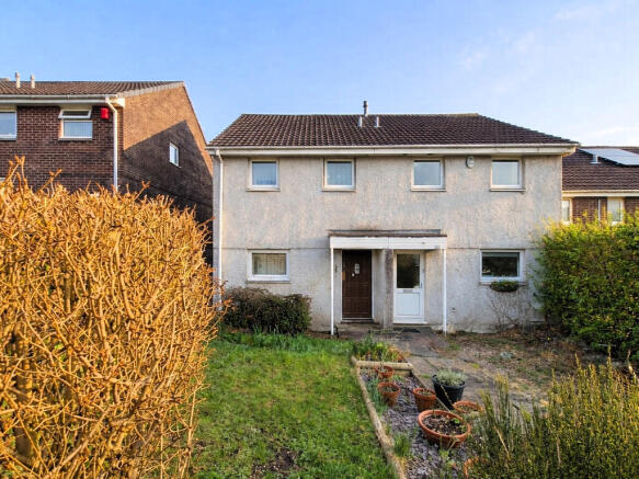 3 bed property, in Challock Close, £210,000