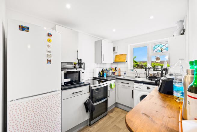 1 bed property, in Ref: Gk - The Range, £180,000
