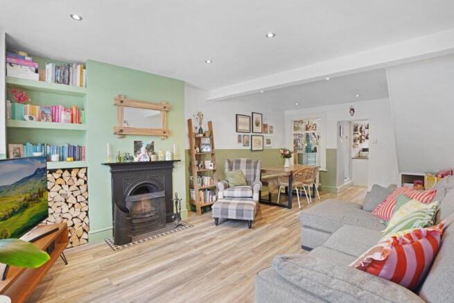 2 bed property, in Biggin Hill, £500,000