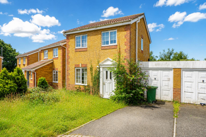 3 bed property, in Sandringham Heights, £300,000