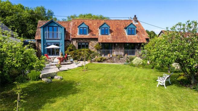 4 bed property, in Eastacombe, £600,000
