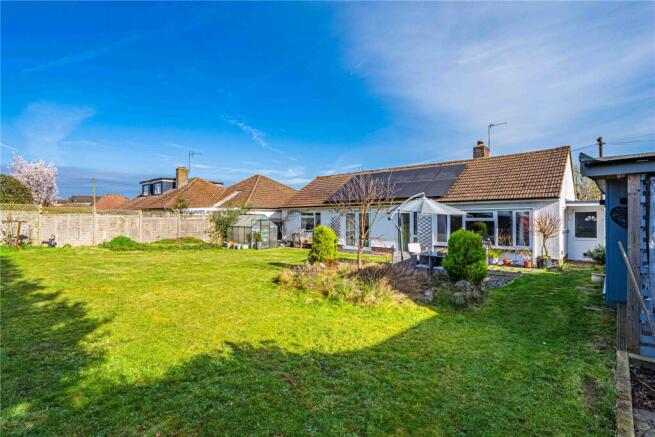 3 bed property, in Tile Kiln Close, £800,000