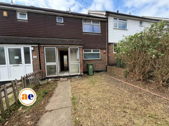 3 bed property, in Barnett Close, £350,000