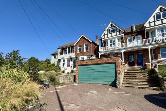 5 bed property, in Seabrook Road, £575,000