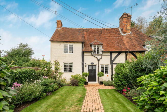3 bed property, in 128 Binscombe, £650,000