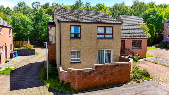 1 bed property, in Woodlands Court, £110,000