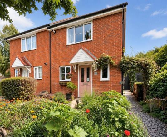 2 bed property, in Charlesby Drive, £300,000