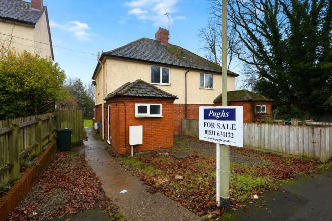 3 bed property, in Sandpits Avenue, £80,000
