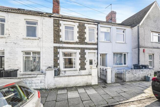 4 bed property, in Woodville Road, £325,000