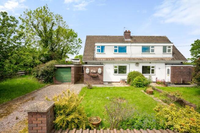 3 bed property, in Manderville, £200,000