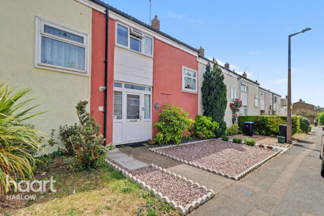 2 bed property, in Rivermill, £300,000
