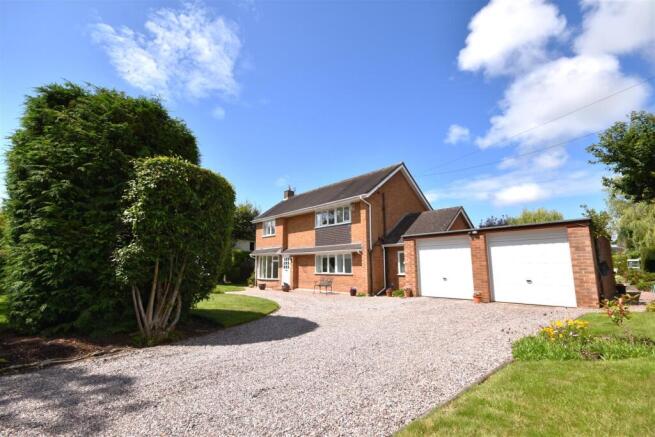 3 bed property, in Earle Drive, £750,000