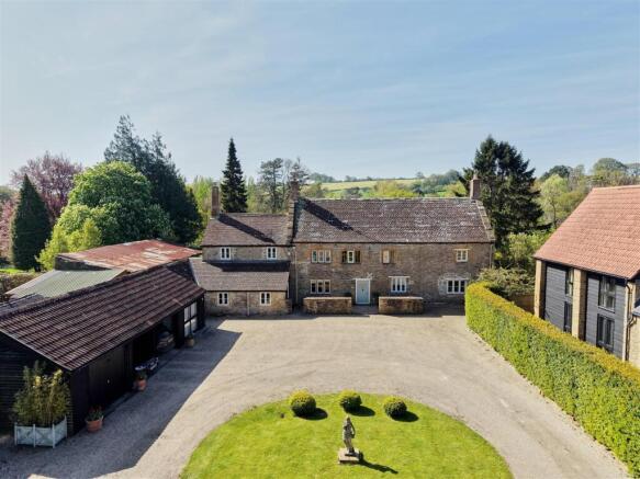 4 bed property, in Dibbles Lane, £1,350,000