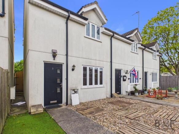 2 bed property, in Verde Close, £250,000