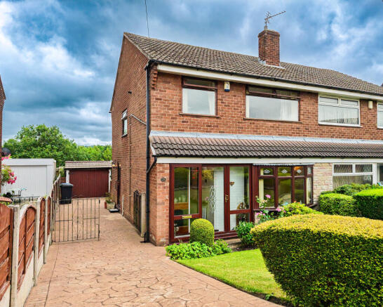 3 bed property, in Jacobsen Avenue, £249,000