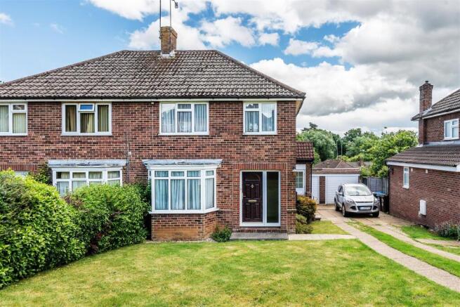 3 bed property, in Dewlands, £515,000