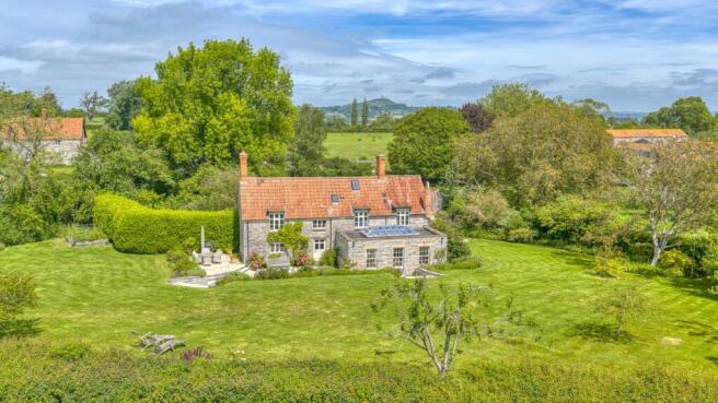 4 bed property, in Rural hamlet between Glastonbury and Castle Cary, £1,250,000