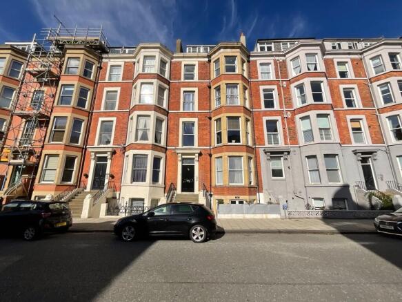 2 bed property, in Prince Of Wales Terrace, £120,000