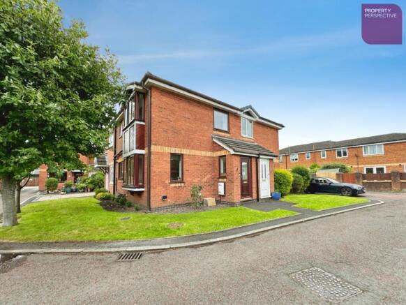 2 bed property, in Whitethorne Mews, £130,000