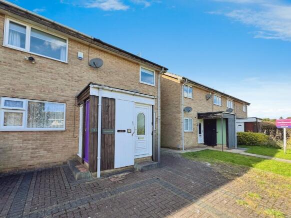 2 bed property, in Scafell Place, £110,000