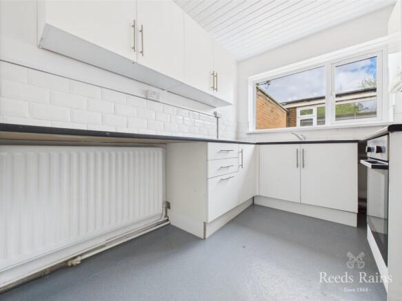 2 bed property, in Cheveley Park Shopping Centre, £55,000