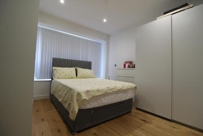 1 bed property, in Central House, £225,000