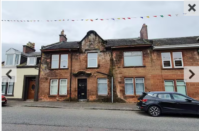 1 bed property, in 117D West Main Street, £17,000
