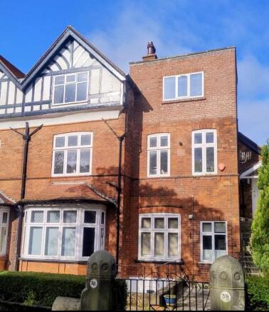 2 bed property, in Filey Road, £80,000