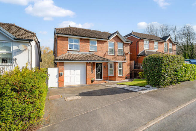 4 bed property, in Bonington Rise, £695,000