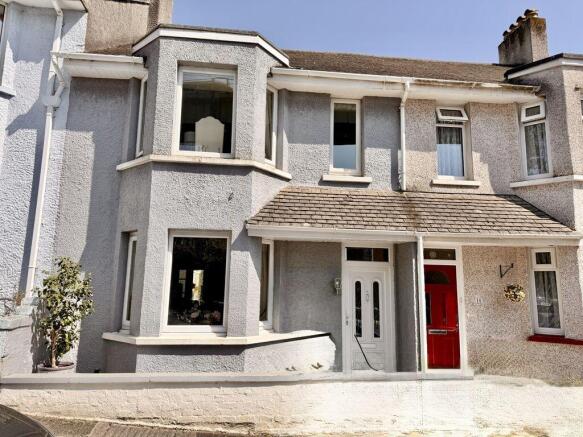 3 bed property, in Warleigh Avenue, £210,000