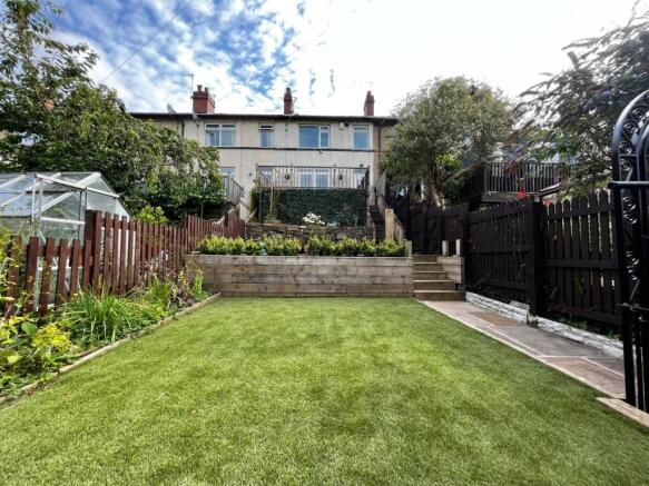 3 bed property, in Ayrton Crescent, £210,000
