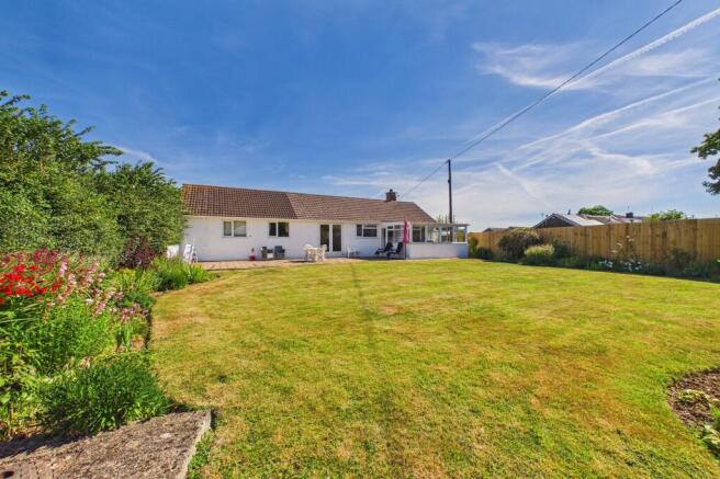 3 bed property, in Stoke Canon, £550,000