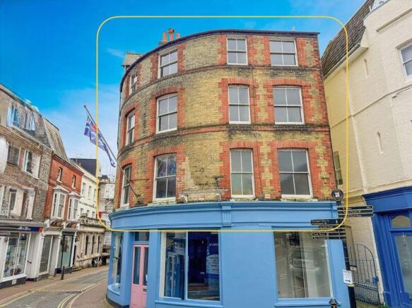 3 bed property, in High Street, £180,000