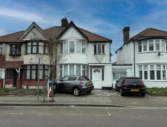 4 bed property, in 12 Helena Road, £590,000