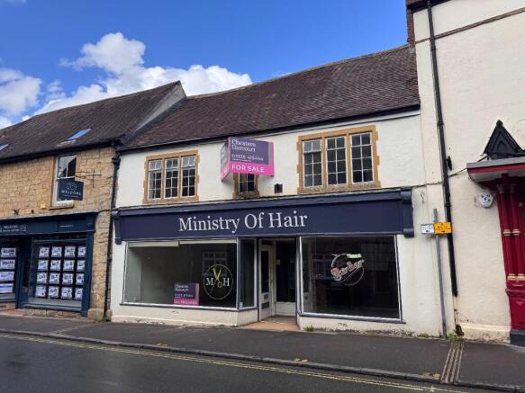 3 bed property, in Long Street, £210,000