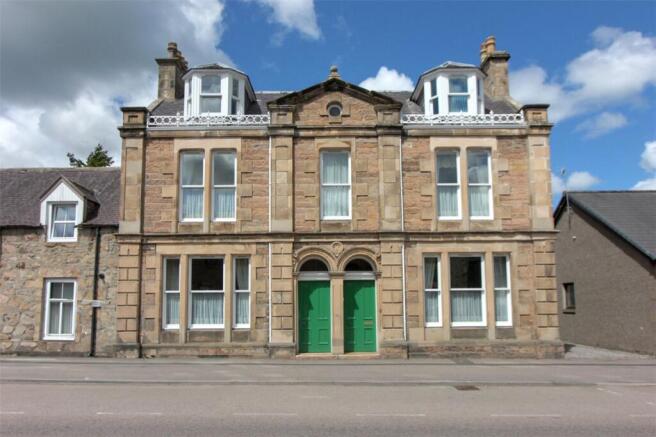 5 bed property, in 70 High Street, £325,000