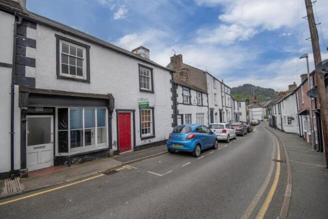 2 bed property, in Church Street, £169,950