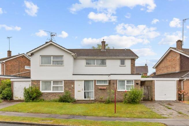 4 bed property, in Old Millmeads, £775,000