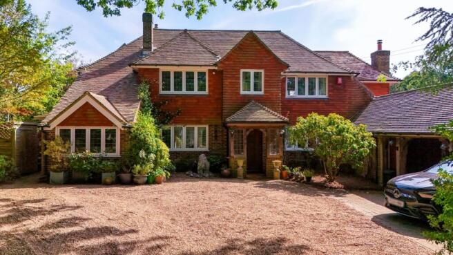 5 bed property, in Roundwood Lane, £1,600,000